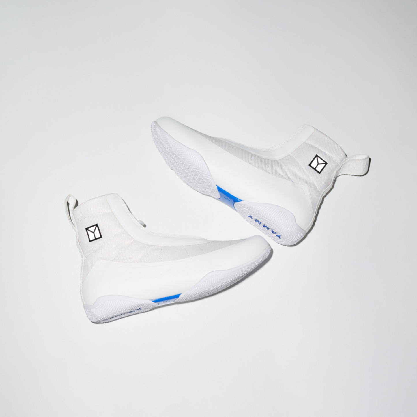 YAMMY Flux Mid Whiteout boxing boots